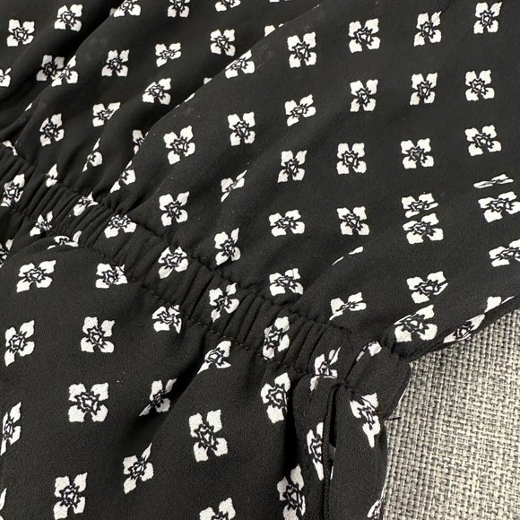 Brand New! Express Dress Black & White Small Neckline Tie Elastic Waist Balloon - Picture 10 of 15